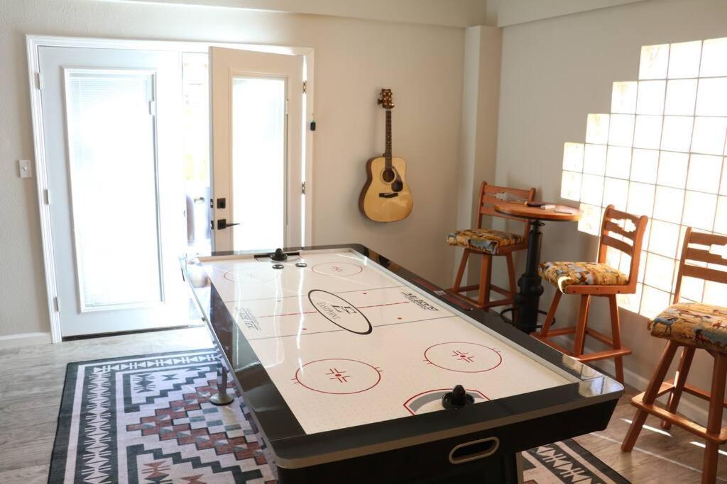 Cowboy Den-Hot Tub-Game Room-Pet Friendly-No Pet Fees! Albuquerque Buitenkant foto