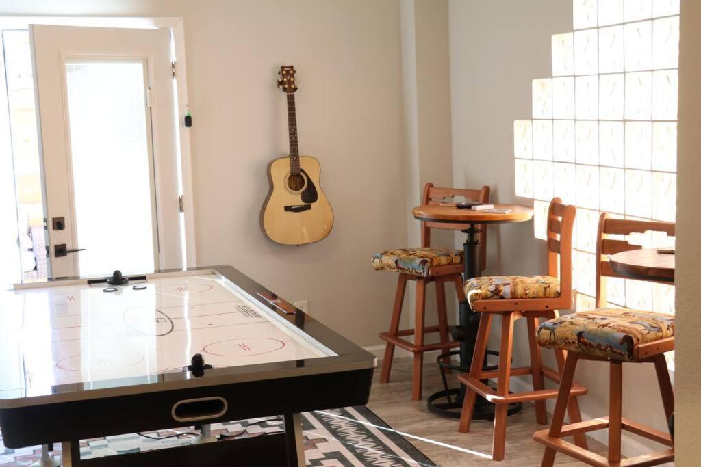 Cowboy Den-Hot Tub-Game Room-Pet Friendly-No Pet Fees! Albuquerque Buitenkant foto